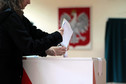 Urna wyborcza, fot. PAP/ Leszek Szymański