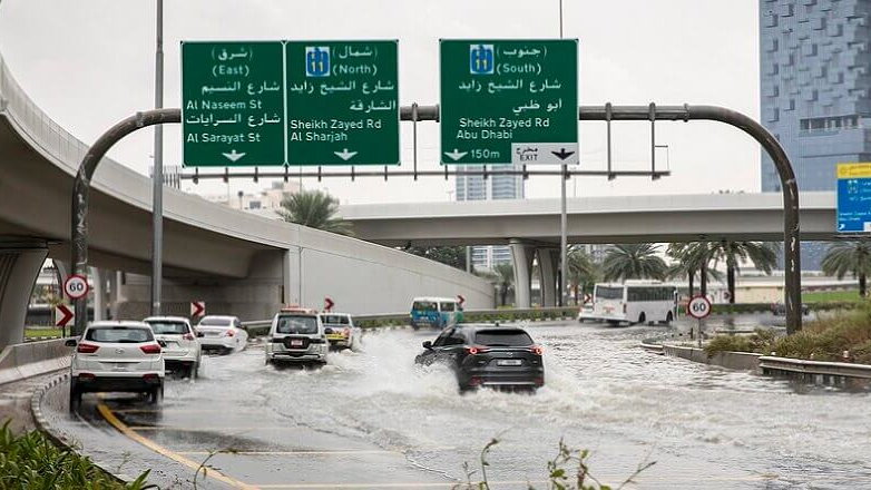 Katastrofalna powódź w Dubaju demaskuje brak przygotowania na zmianę klimatu