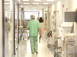 Choć w wielu szpitalach nie ma już pieniędzy, chorzy są przyjmowani