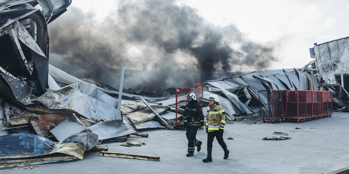 Fabryka w Kijowie zniszczona po ostrzale Rosjan