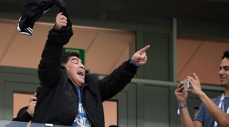 Diego Maradona nem tud viselkedni /Fotó: MTI/ EPA/ Vaszil Donev