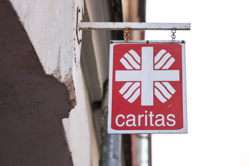 „Przeprosiny należą się za zranienia i trudne sytuacje, które były państwa udziałem” – takie słowa, jak wynika z uzyskanych przez nas informacji, mieli usłyszeć we wtorek byli pracownicy Caritas Polska z ust bp. Wiesława Szlachetki.