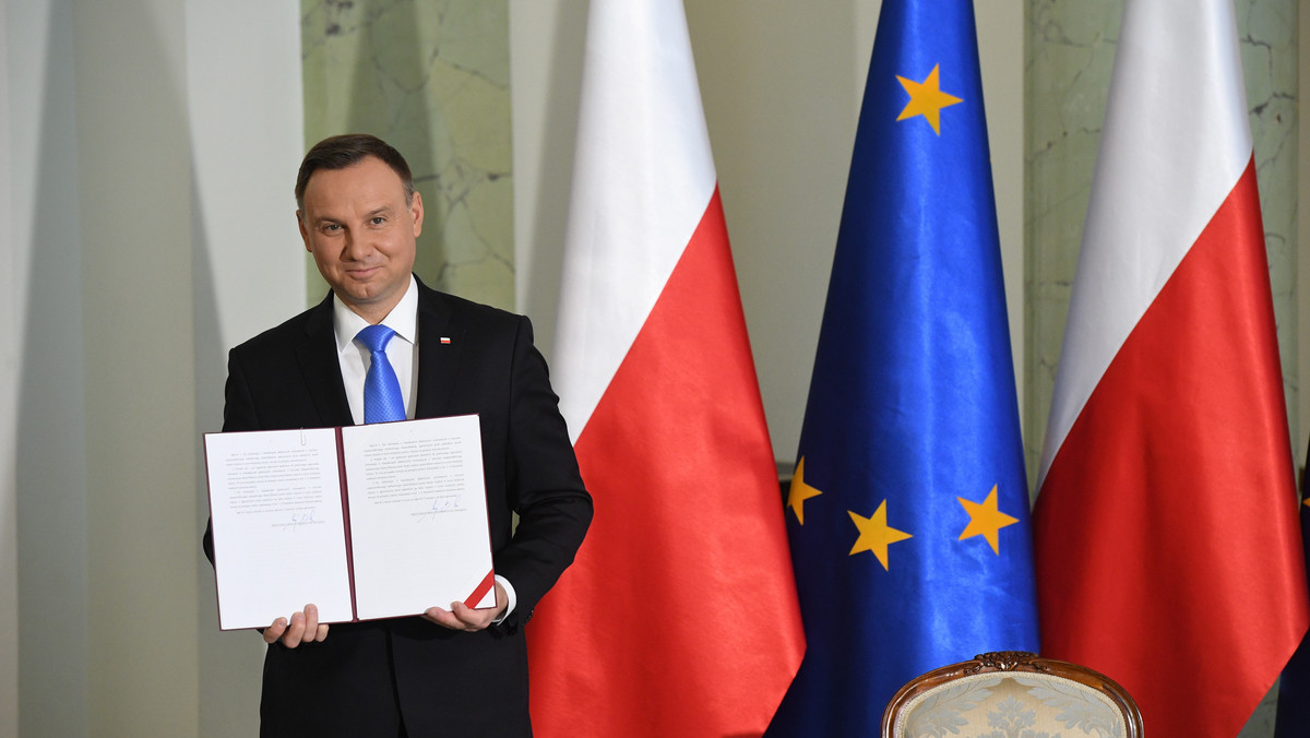 Prezydent podpisał nowelę ustawy o usługach płatniczych, dającą możliwość odzyskania pieniędzy błędnie przelanych na konto odbiorcy.