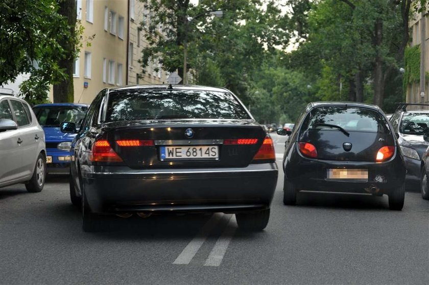 Tak Pitera jedzie na czerwonym. Goni korupcję?