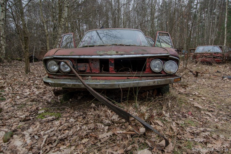Cmentarzysko samochodów pod Warszawą