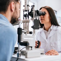 Valóban megelőzhetjük szemvitaminokkal a szürkehályogot?