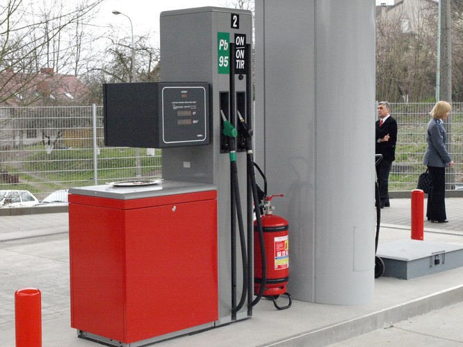 Policja z Gorzowa Wielkopolskiego otworzyła stację benzynową