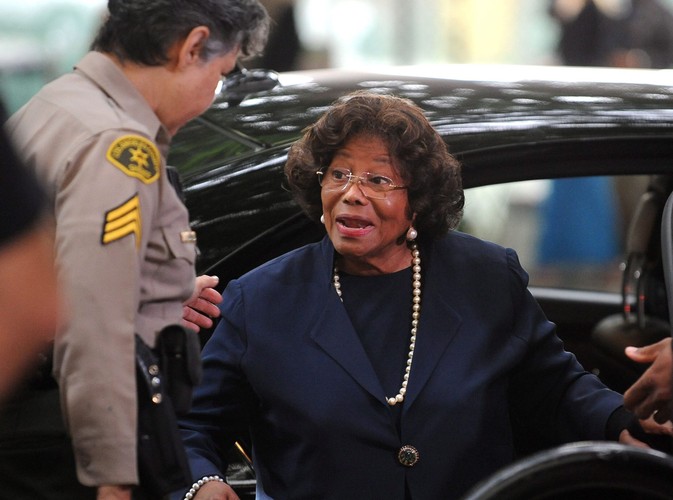 Katherine Jackson, matka Michaela Jacksona przybywa do sądu na ogłoszenie wyroku
