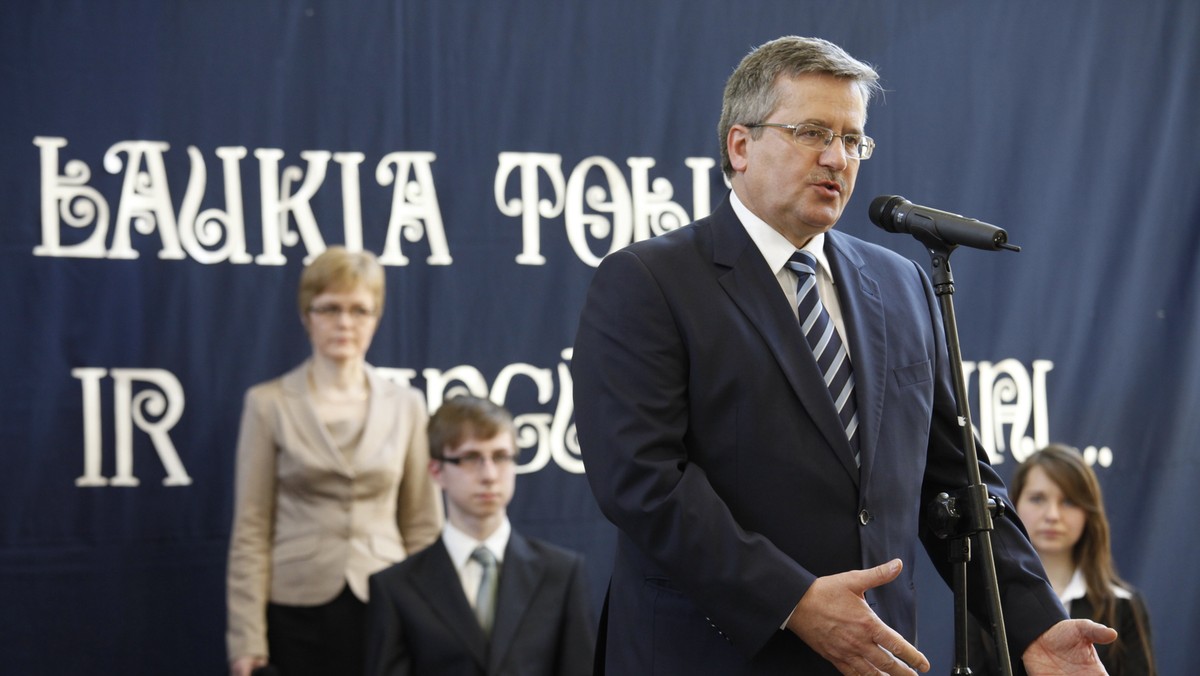 Prezydent Bronisław Komorowski napisał o zmarłym prof. Wiesławie Chrzanowskim we wspomnieniu zamieszczonym na stronie internetowej swej kancelarii: