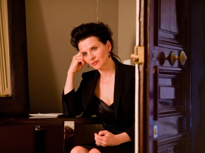 'Misja spóźniona o sto lat mniej więcej' (Katarzyna Nowakowska, Dziennik Gazeta Prawna) / foto Marion Stalens