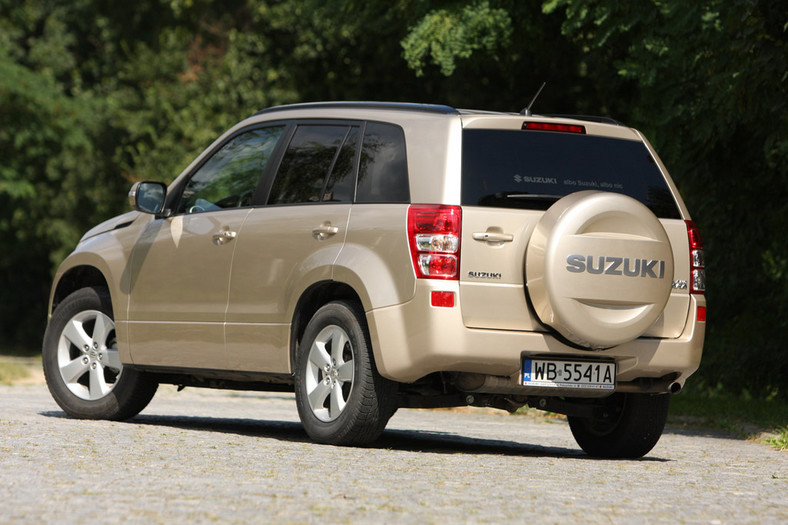 Suzuki Grand Vitara: SUV, co się terenu nie boi