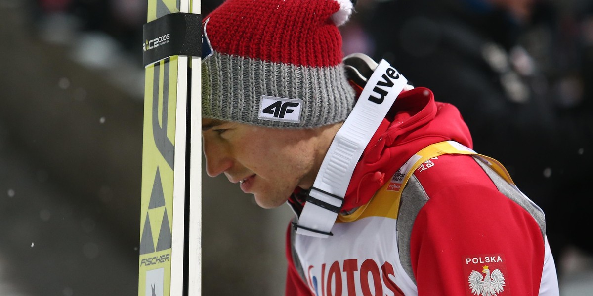 PŚ w Wiśle: Kamil Stoch ma kontuzję. Kolano wciąż go boli