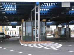 Każda doba spędzona przez TIR w kolejce na granicy, to kilkaset euro straty