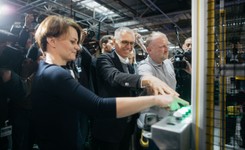 Opel ruszył w Polsce z miliardową inwestycją i już produkuje. 'Po czterech latach wracamy do gry'