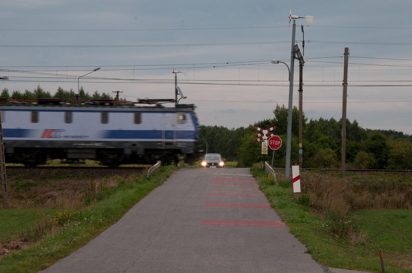 Jechała po leki, przejechał ich pociąg