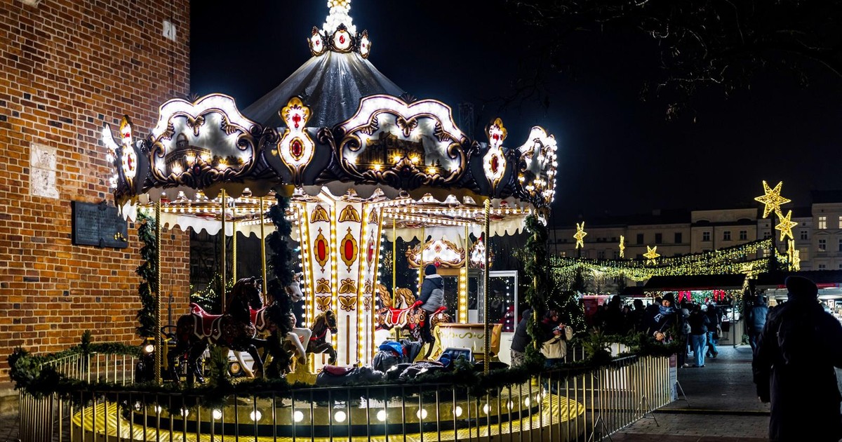 Odwiedź jarmarki świąteczne. Mikołaj puka do drzwi...