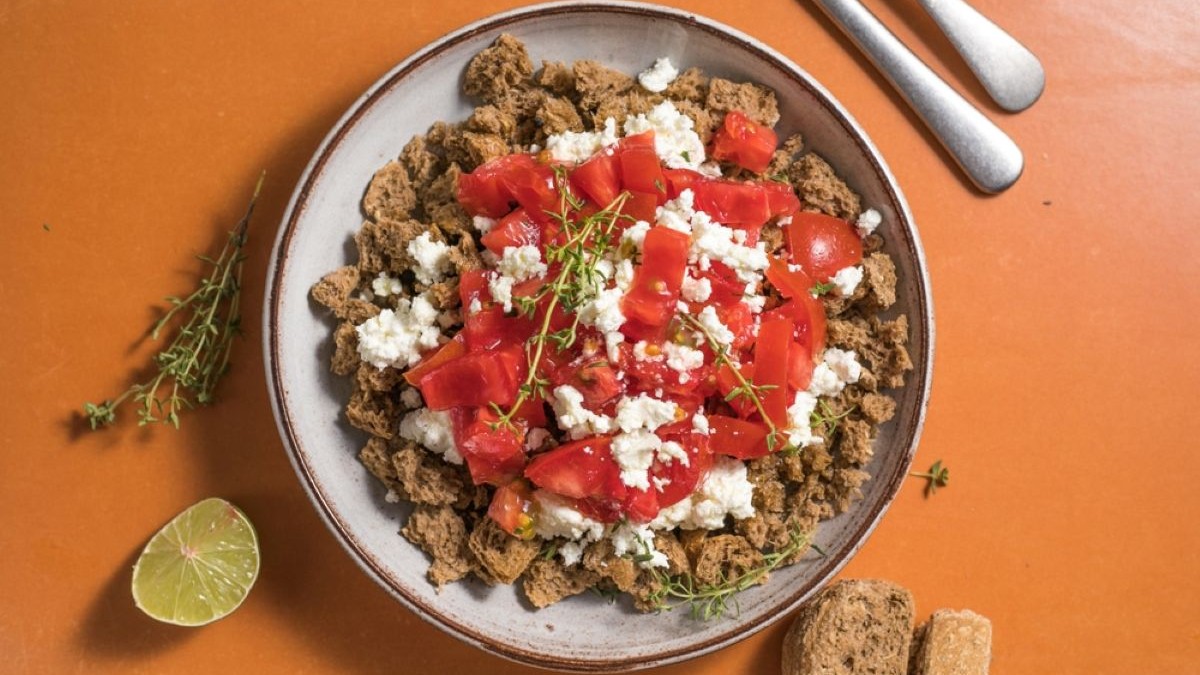 Salata Dakos - rețetă tradițională din Creta