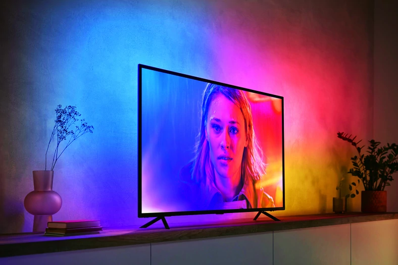 Hue Sync Box i paski LED nadają telewizorom wrażenie Ambilight