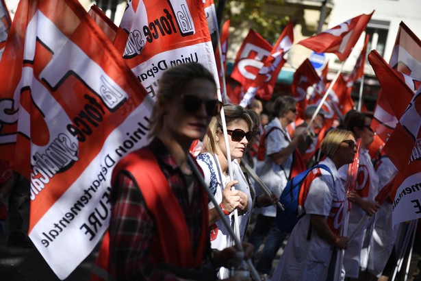 Protest żółtych kamizelek Paryż