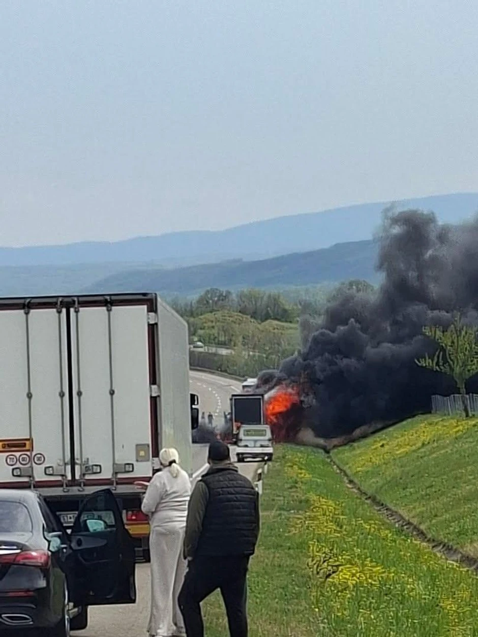 Gori kamion kod Aleksinca