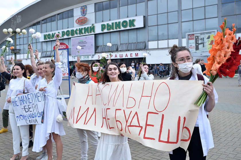Protest białoruskich medyków. "Trzeba skończyć z biciem ludzi"