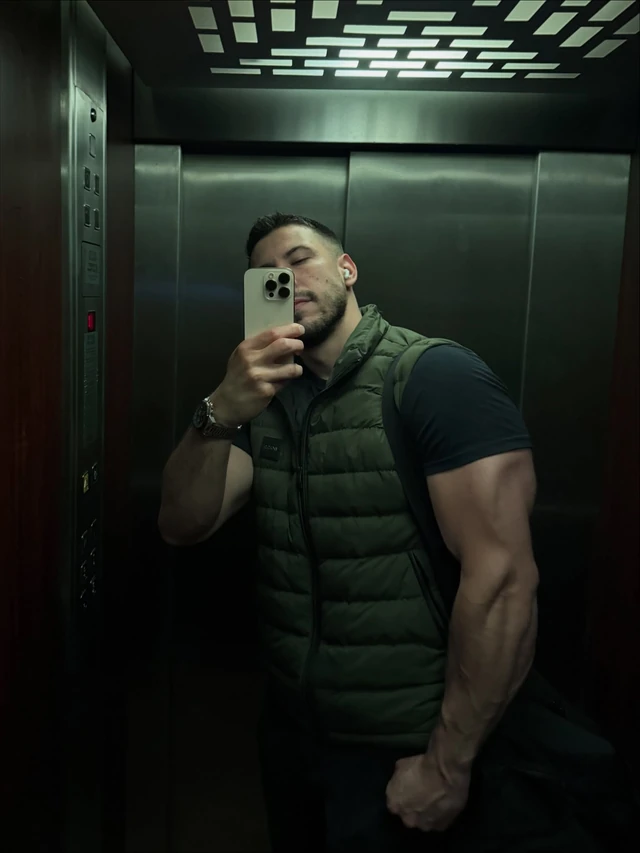 ZAVODIO U "ZADRUZI", PA SE POVUKAO Danas biste ga jedva prepoznali, PUCA od mišića i ovo je njegov posao