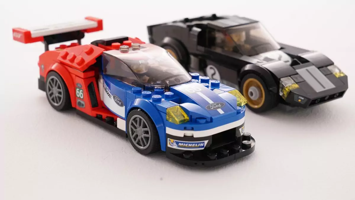 Wyścigowe Fordy z klocków LEGO