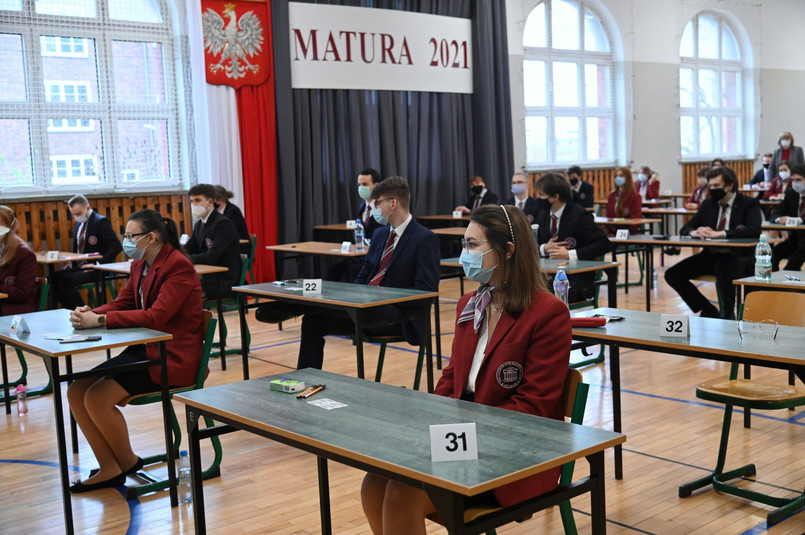 Egzaminy przebiegły spokojnie, zostały przeprowadzone w każdej szkole.