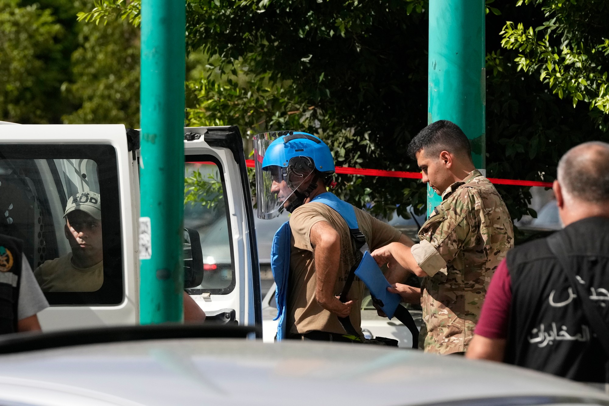 Izraelská armáda obnovila útoky na Libanon.