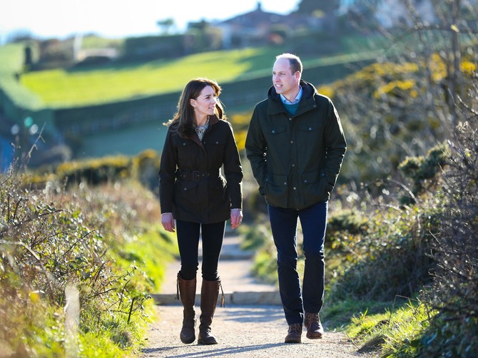 Kejt Midlton i princ Vilijam se preselili u vilu sa osam spavaćih soba: Nove komšije ih dočekale "na nož"