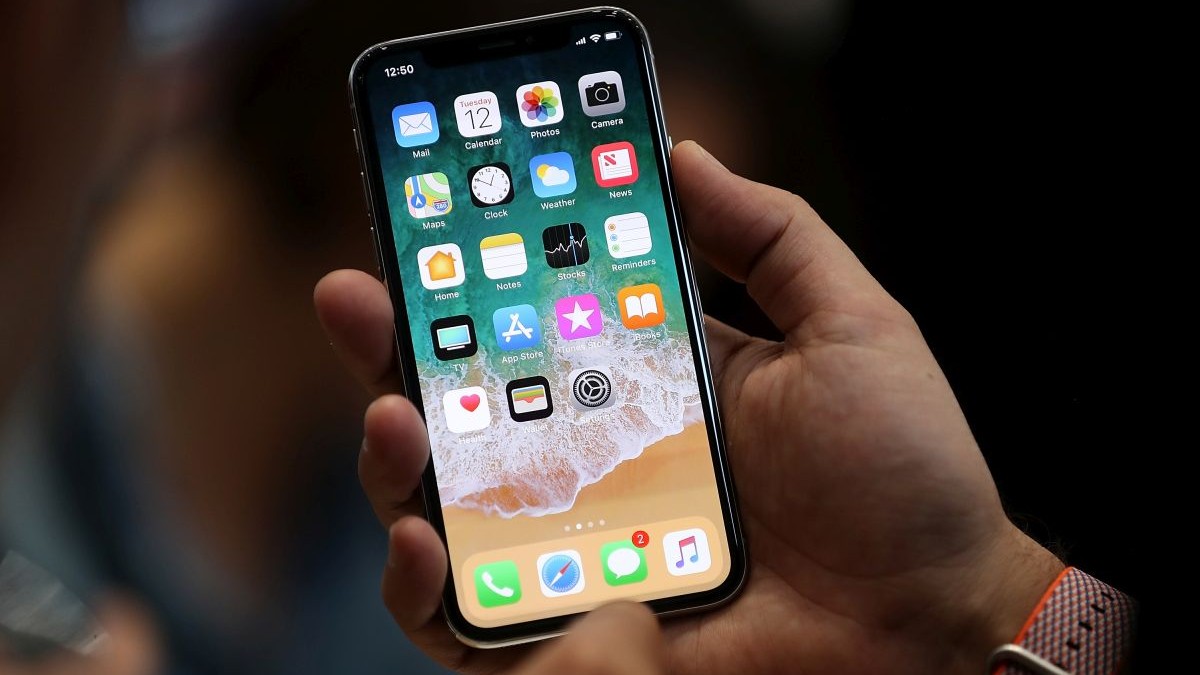 Imagine Stire Greșeala prin care îți poți pierde definitiv fotografiile din telefon când memoria e plină. Cum funcționează corect Google Foto și iCloud | 2review.ro