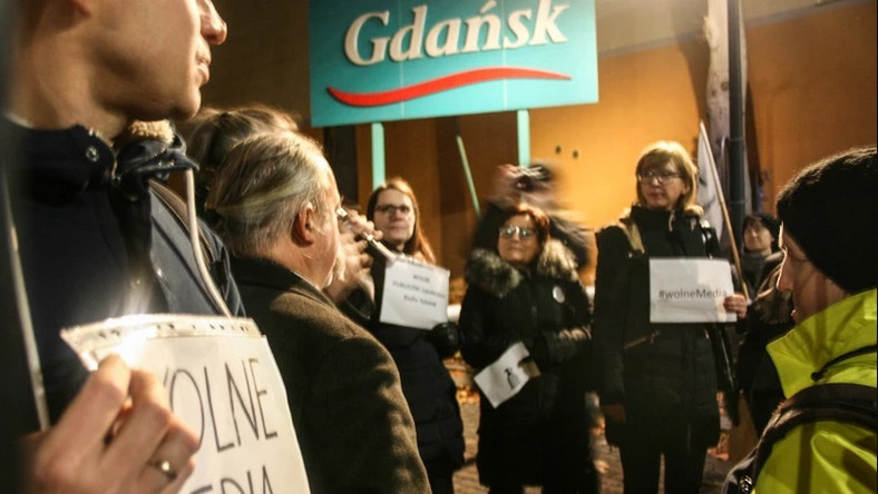 Radio Gdańsk: zwolnieni dziennikarze publicznego radia zabierają głos -  Wiadomości