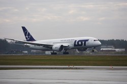 Ekonomista krytykuje ratowanie LOT: Tak czy inaczej zbankrutuje