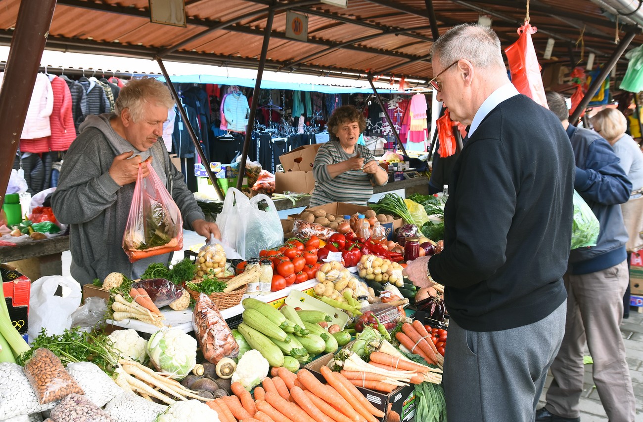 Prvi pijačni barometar u decembru: Opet skuplji pasulj, kajmak "drži" najvišu ovogodišnju cenu! Ne spada ispod 1.600 dinara