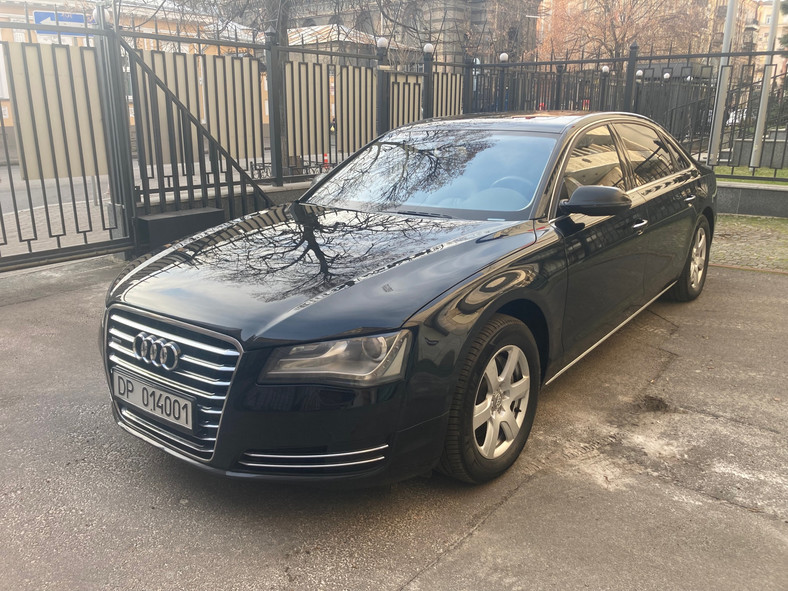 Audi A8 sprzedawane przez polską ambasadę w Kijowie
