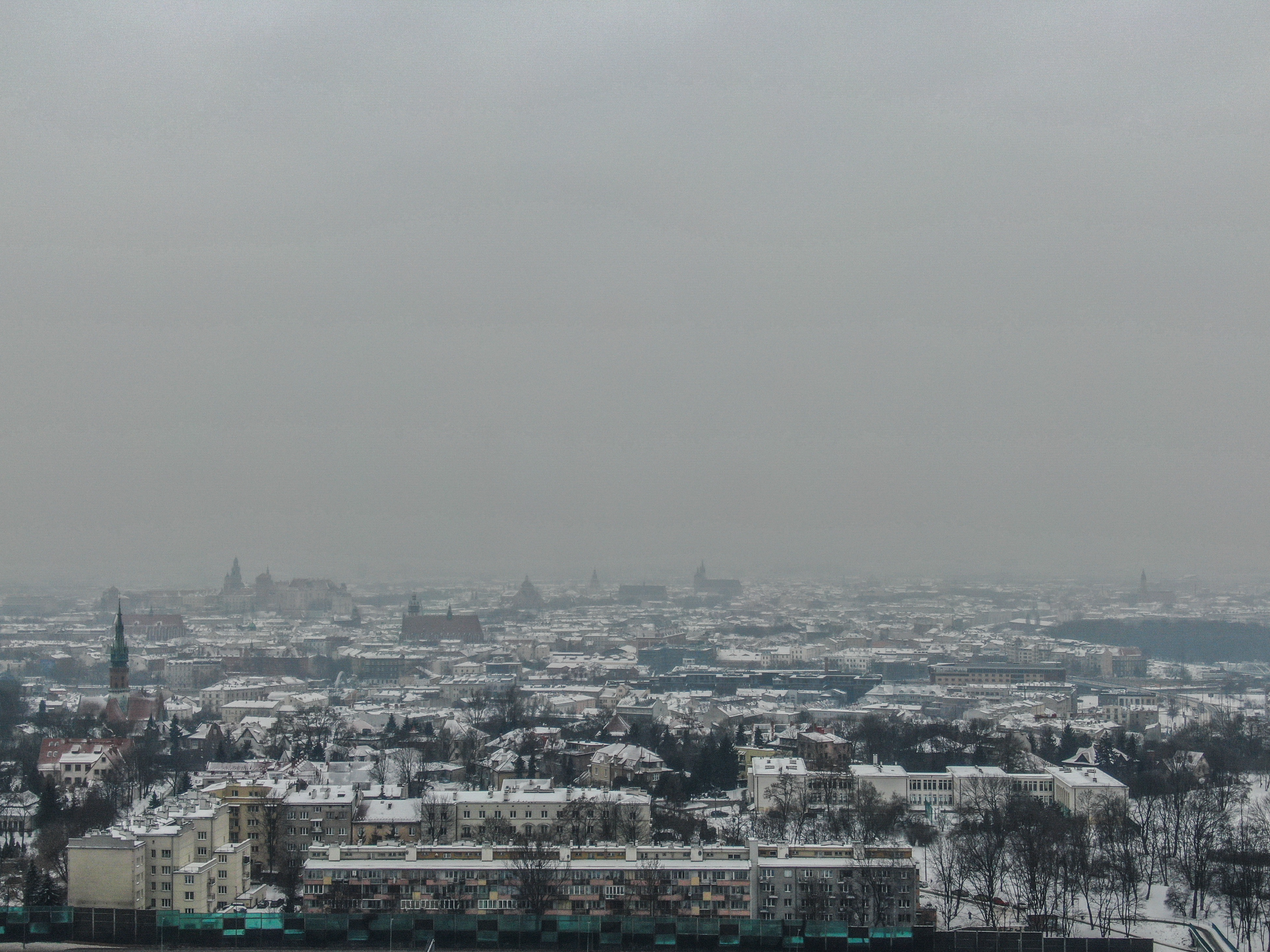 1384 procent przekroczenia normy PM2.5 w Krakowie. Miasto uruchamia darmowe przejazdy