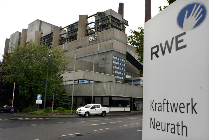 Niemiecki koncern energetyczny RWE chce przejąć większość udziałów w polskiej grupie energetycznej Enea i znacznie rozbudować swoją pozycję w Polsce - poinformował dziś niemiecki dziennik "Financial Times Deutschland". Fot. Bloomberg