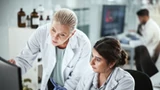 Progi punktowe na medycynę. Gdzie można się dostać bez matury z biologii?