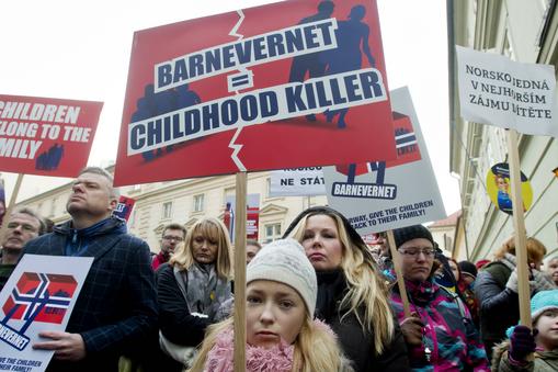 Fala protestów w europejskich stolicach przeciw działalności Barnevernet, który odebrał dzieci parze obcokrajowców w Norwegii.