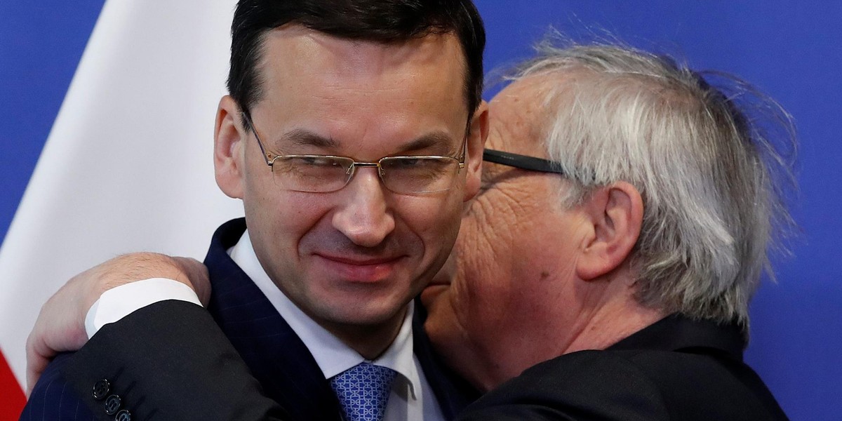 Już raz zrobił z Tuska "szatniarza". Tym razem wziął w obroty Morawieckiego