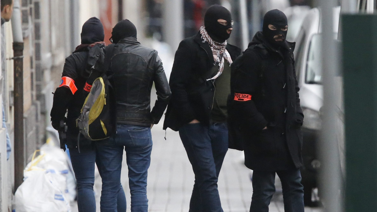 Nikogo nie zatrzymano podczas operacji policji w imigranckiej dzielnicy Molenbeek w Brukseli - podała belgijska prokuratura. Celem akcji było aresztowanie Salaha Abdeslama, Francuza poszukiwanego w związku z piątkowymi zamachami w Paryżu.