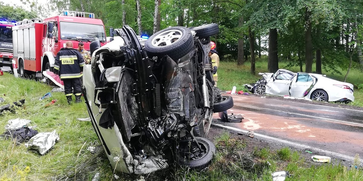 10 osób zostało rannych w tym wypadku w pobliżu Człuchowa na Pomorzu. 