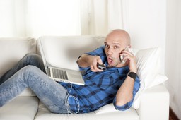 Telekomunikacja: Modyfikacje w umowie mogą się okazać groźne dla abonentów