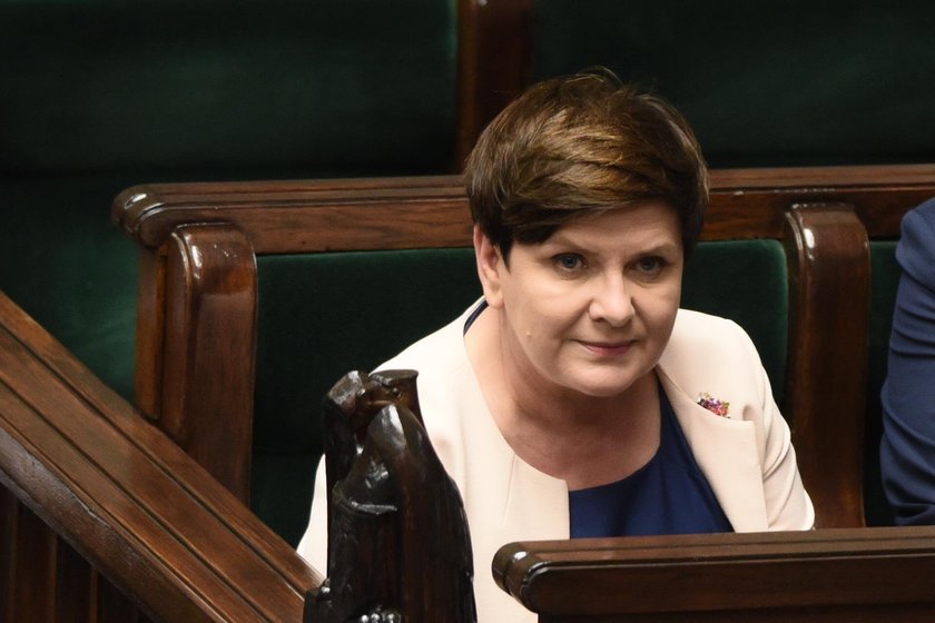 Beata Szydło może otwierać szampana. Oto powód!