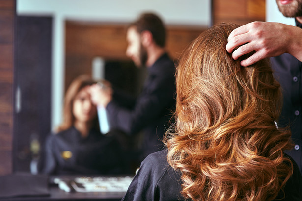 Mullet hair to najmodniejsza fryzura sezonu - sprawdź, jak ją zrobić