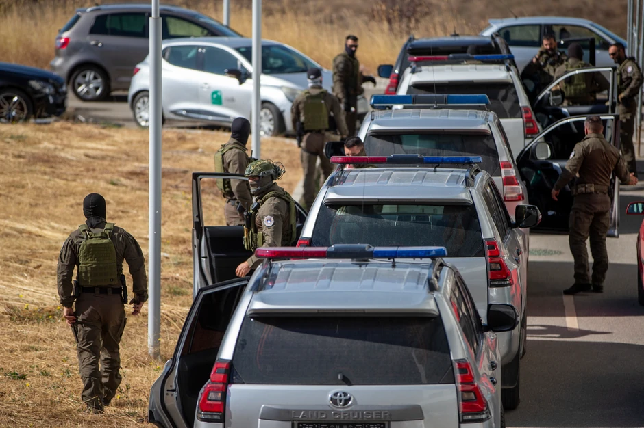 Konvoj vozila je pratio njihovo dovoženje