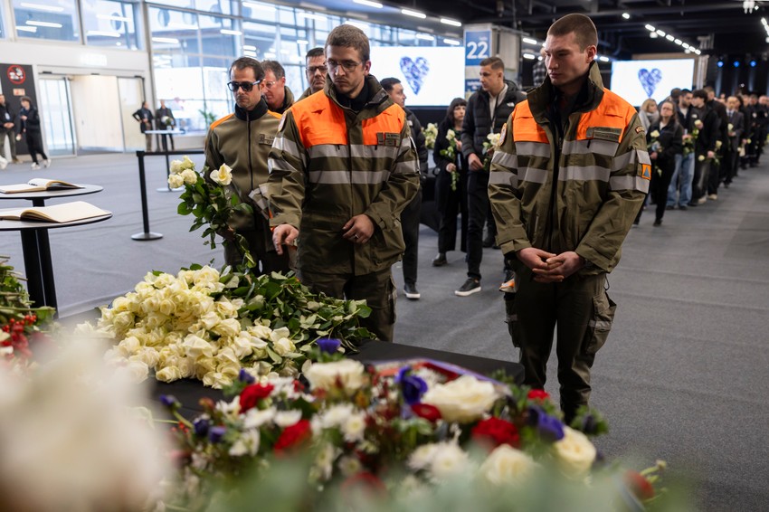 Vatrogasci odaju poštu stradalima u požaru u Švajcarskoj