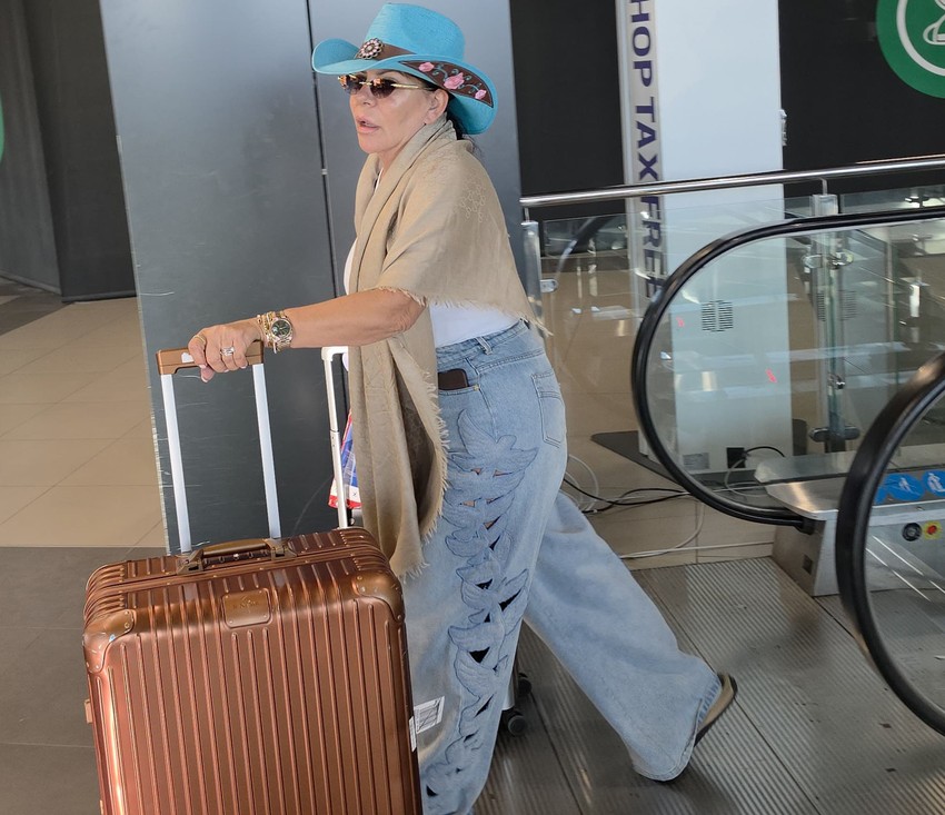 Đanijeva Slađa sa ćerkom na aerodromu