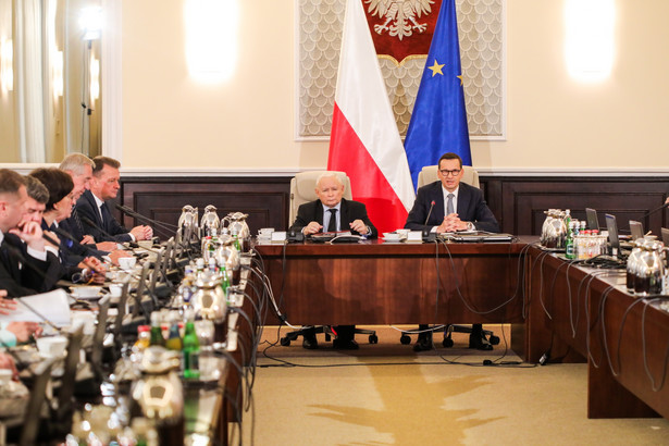 Wicepremier Jarosław Kaczyński podczas posiedzenia rządu Mateusza Morawieckiego