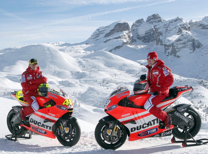Valentino Rossi i Nicky Hayden, czyli nowy duet który będzie ścigał się dla Ducati w Moto GP w 2011 roku